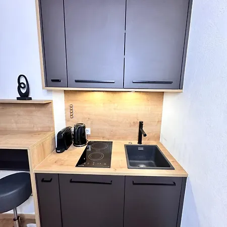 Apartment Grimming *